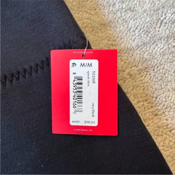 Spanx Air Essentials Spacer Skirt NWT, size medium - Picture 6 of 8